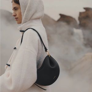 POLÈNE TEXTURED BLACK TONCA BAG